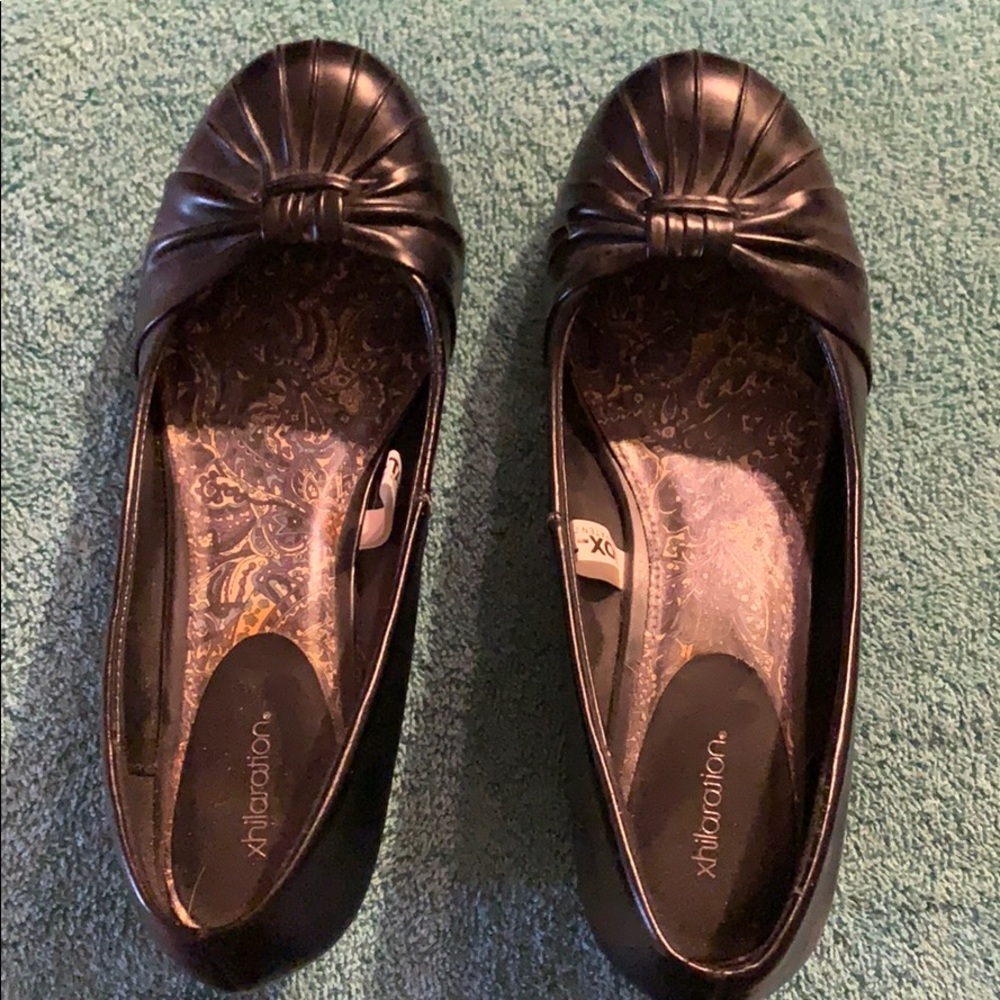 Like new women’s exhilaration black wedges